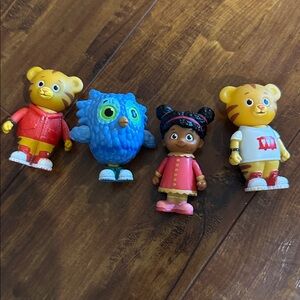 Daniel Tiger Neighborhood Figures Set Daniel Tiger O The Owl Katerina Kittycat